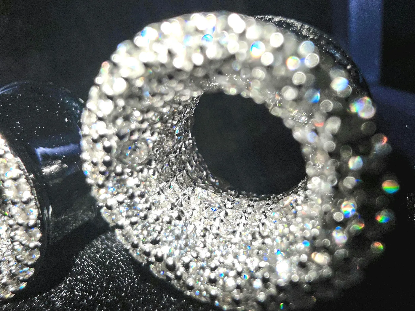 Close view through a stone-set silver gauge